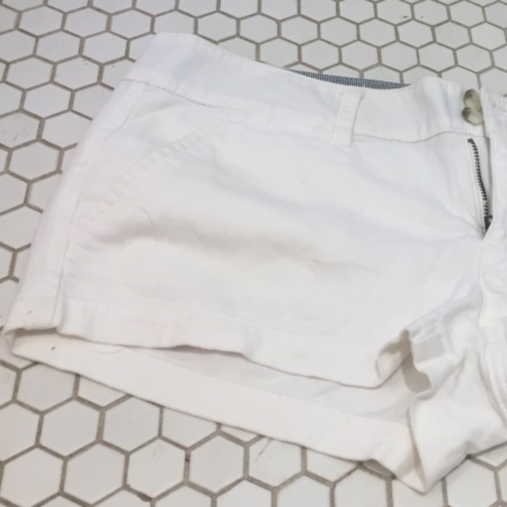 White American Eagle Shorts (Stretch)